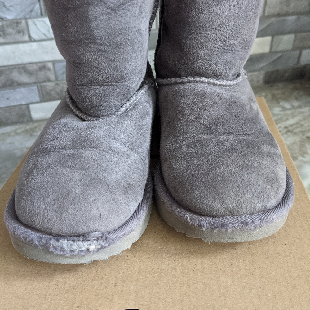 Authentic UGGS size 11 scuff on front right toe
